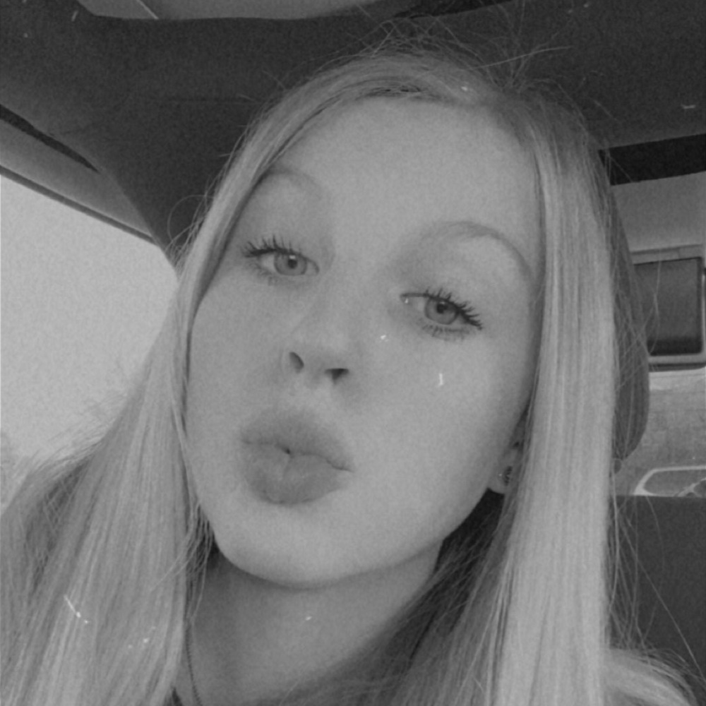 Meet your Posher, Holly